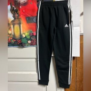 Adidas sweatpants black size 10/12 for boy